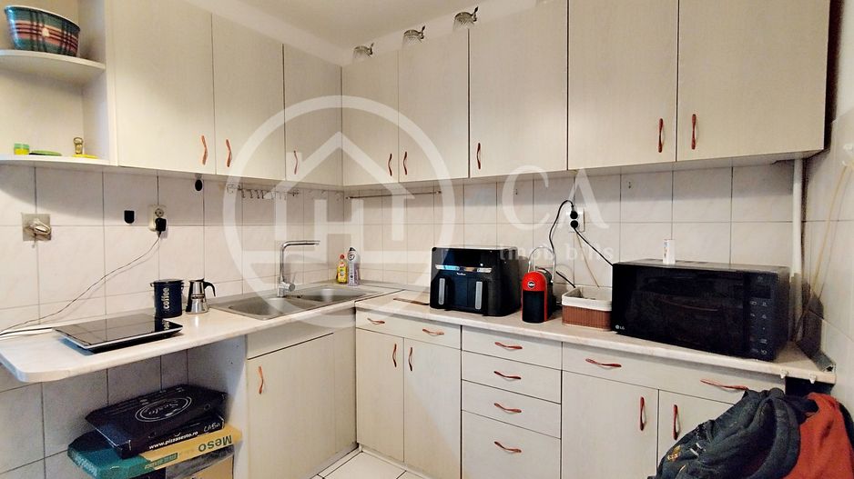 Apartament de vânzare cu 3 camere în zona Nufarul, Oradea - Poză 6