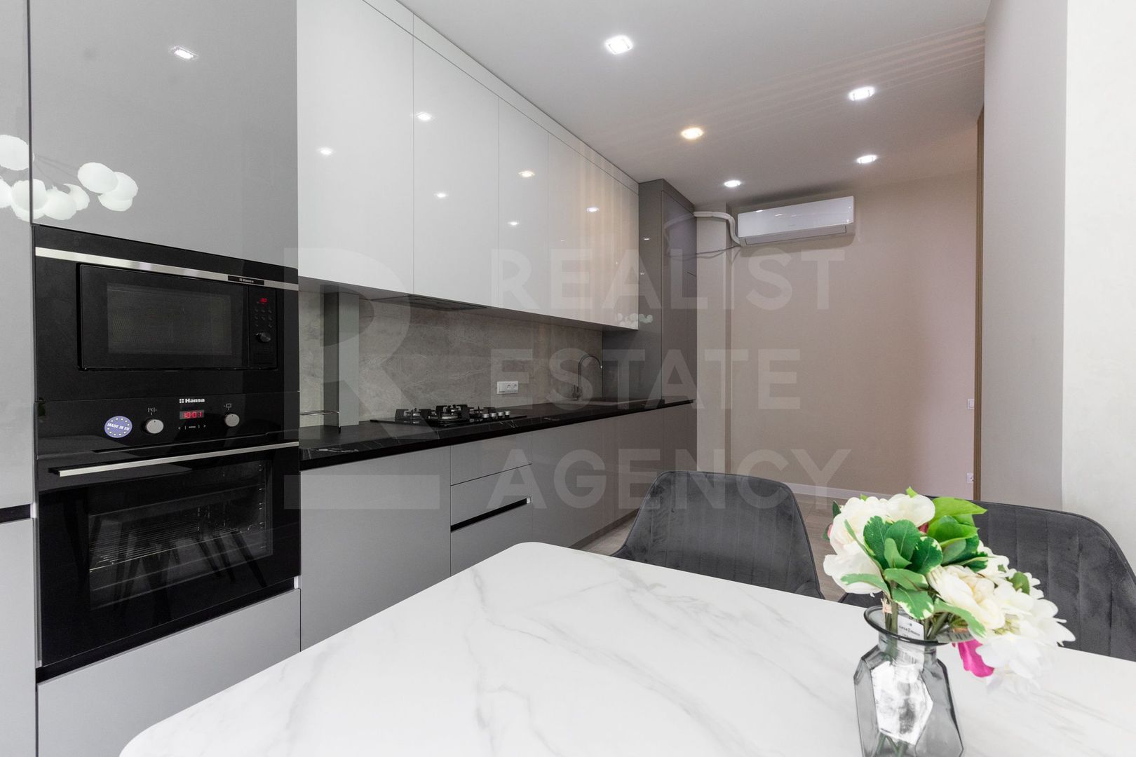 Chirie, 2 odăi + living, str. Avram Iancu, Centru - Poză 7