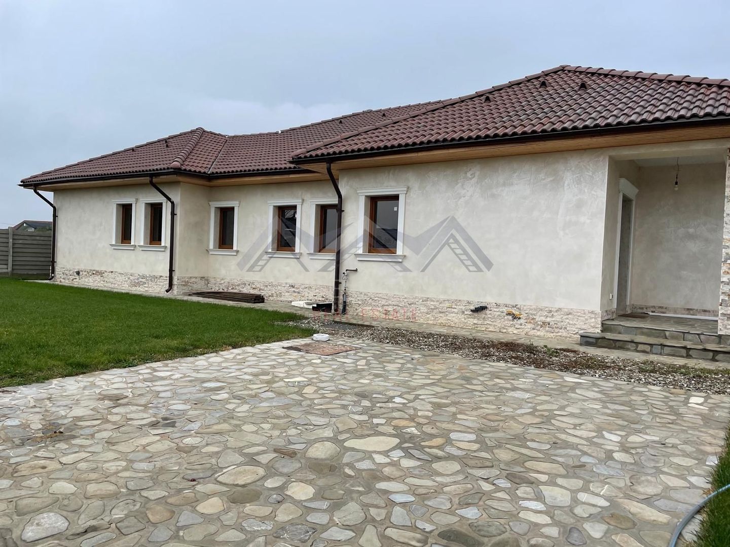 Casă pe parter + 700 mp teren | Balotești - Poză 2