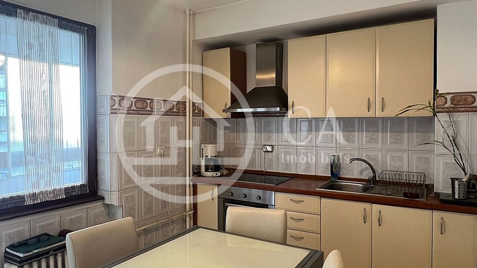 Apartament cu 4 camere de vanzare Ultracentral Oradea - Poză 19