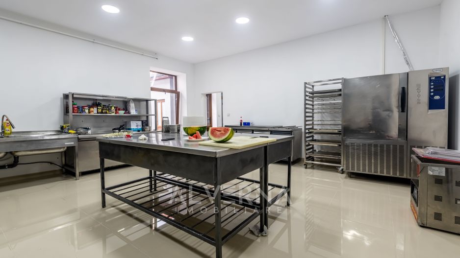 Spatiu recent renovat | 87mp | curent trifazic | zona ultra centrala - Poză 4