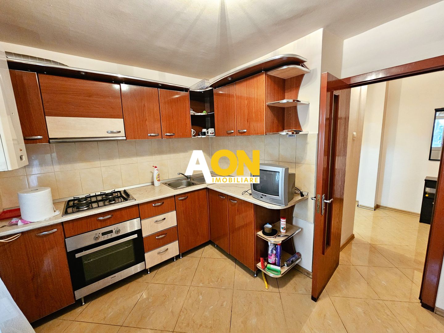 Apartament 3 camere, 2 bai, etaj1, Cetate, zona Kaufland - Poză 6