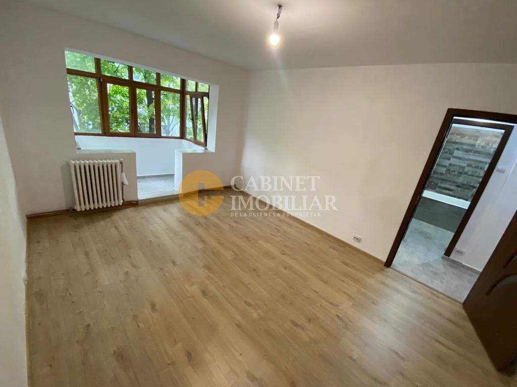 Etaj 2, zona Alexandru cel Bun 2 camere-liber mutare imediata - Poză 1