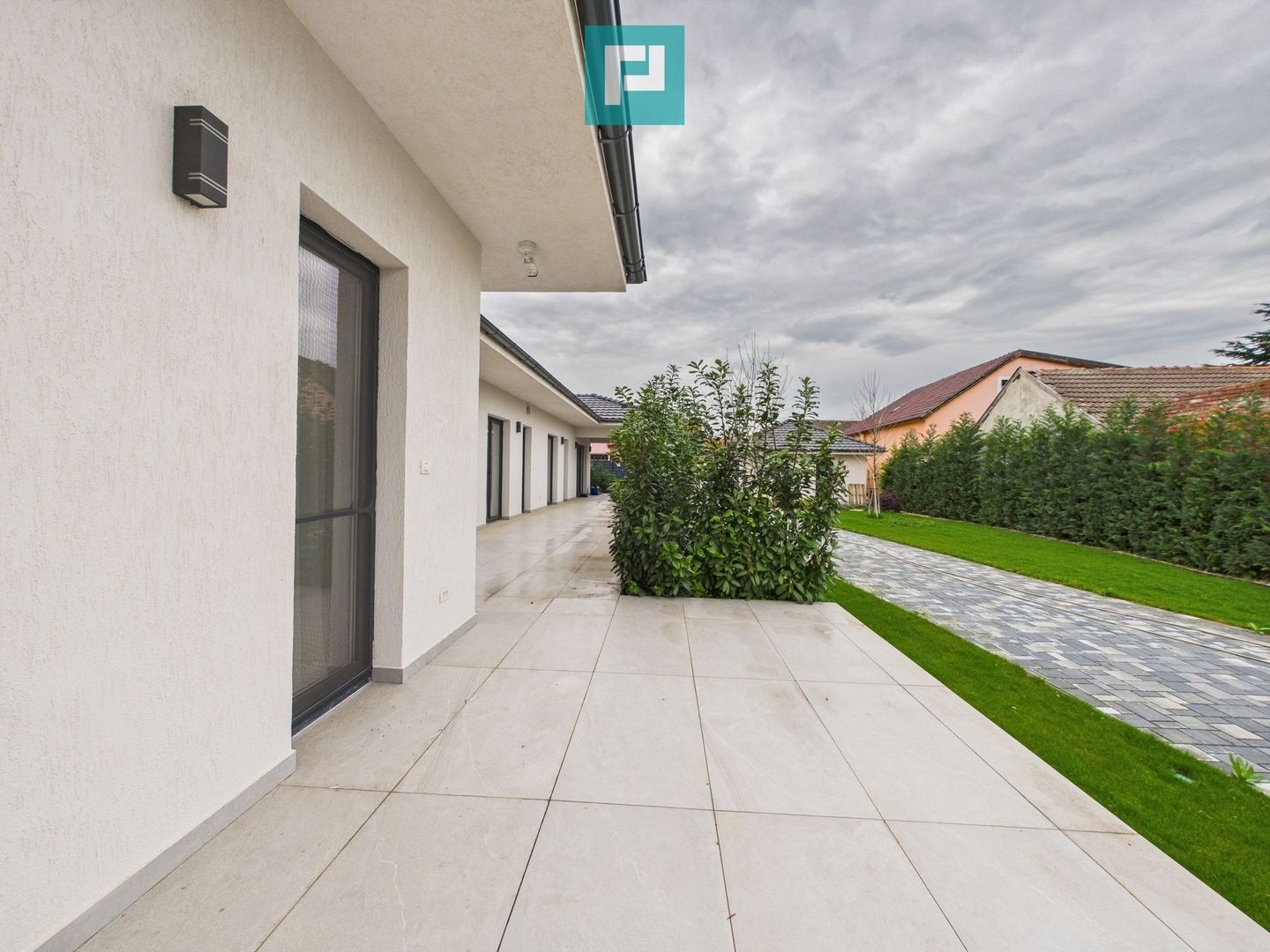 Reședință Premium, 5 camere, teren 2400 mp - Poză 16