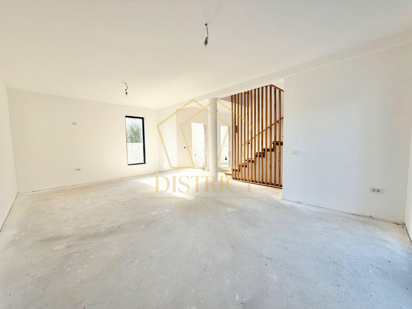 Duplex-uri cu 4 camere, 3 bai si perete coumn dublu in Chisoda, la asfalt. - Poză 1
