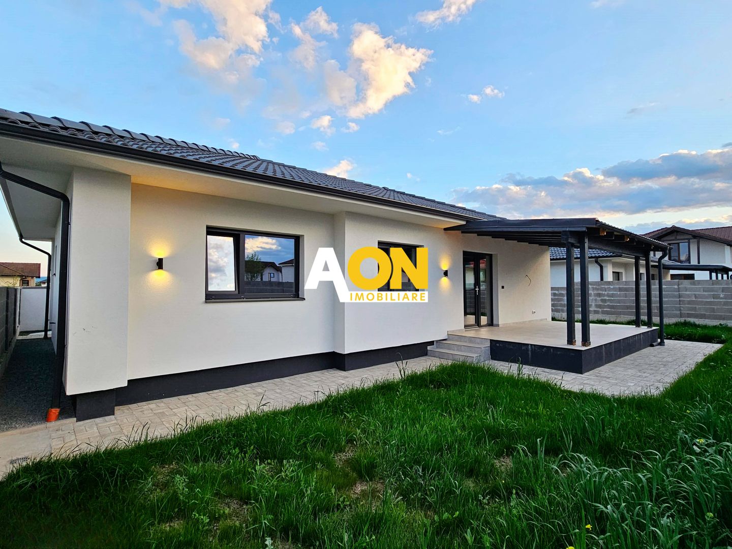 Casa 4 camere, 355 mp teren, gata de mutat, cartier Orizont - Poză 3