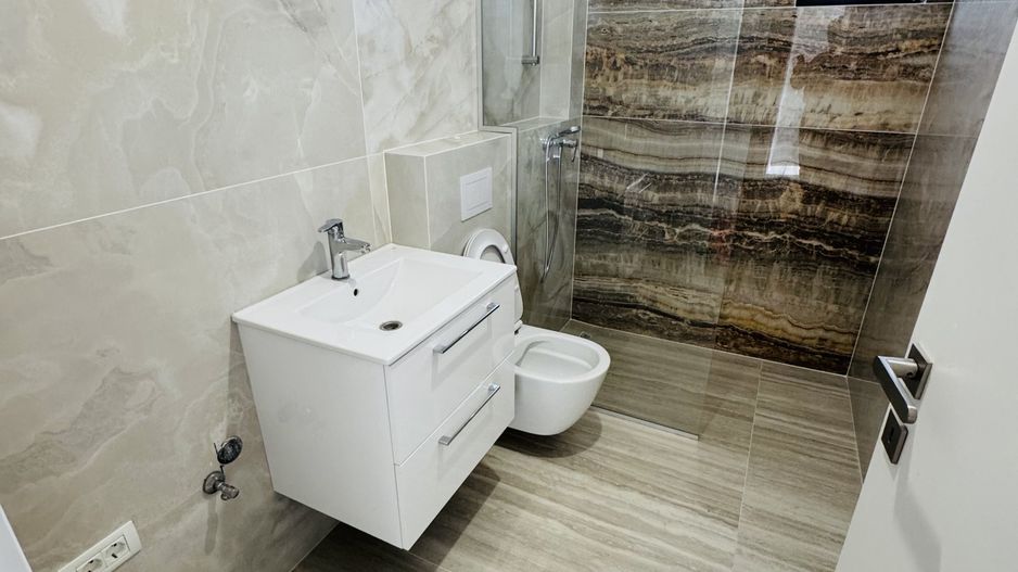 Apartament 3 camere si  CURTE mare, Otopeni 23 august - Poză 4