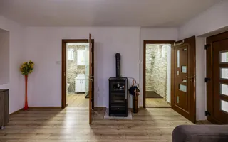 Casa parter, renovata, mobilata, gradina amenajata, str Petofi Sandor-Dumbravita - Poză 20