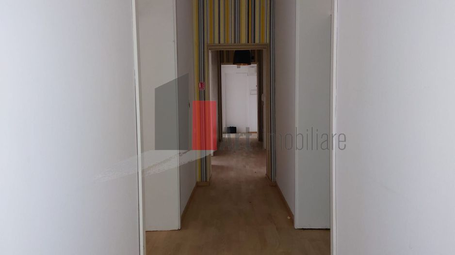 Spatiul "ERAIKINA" in imobil vechi de birouri, cu rezonanta istorica - Poză 7