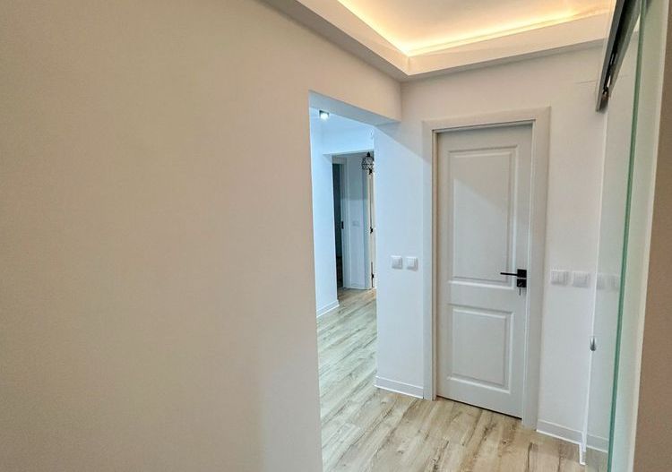 APARTAMENT RENOVAT 3 CAMERE ZONA DRUMUL TABEREI - Poză 4