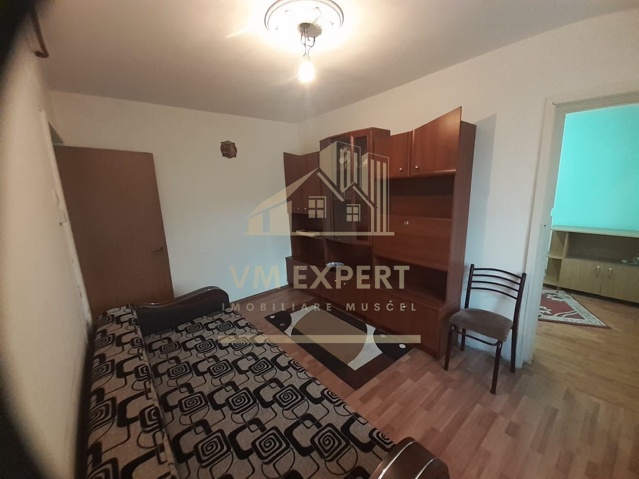 APARTAMENT 3 CAMERE ETAJ 2 ROTUNDA  CAMPULUNG - Poză 2