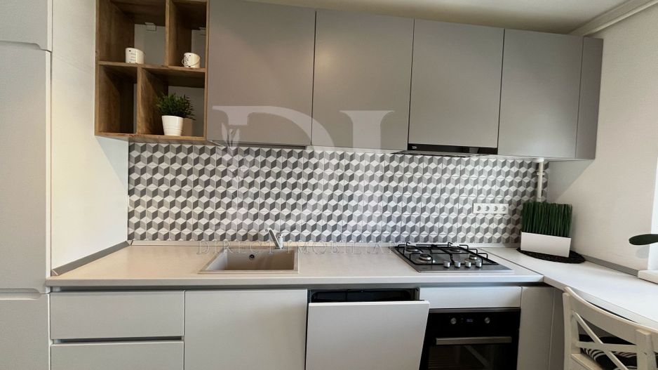 Apartament cu 2 camere semidecomandat , 57 mp, în zona BMW - Poză 3