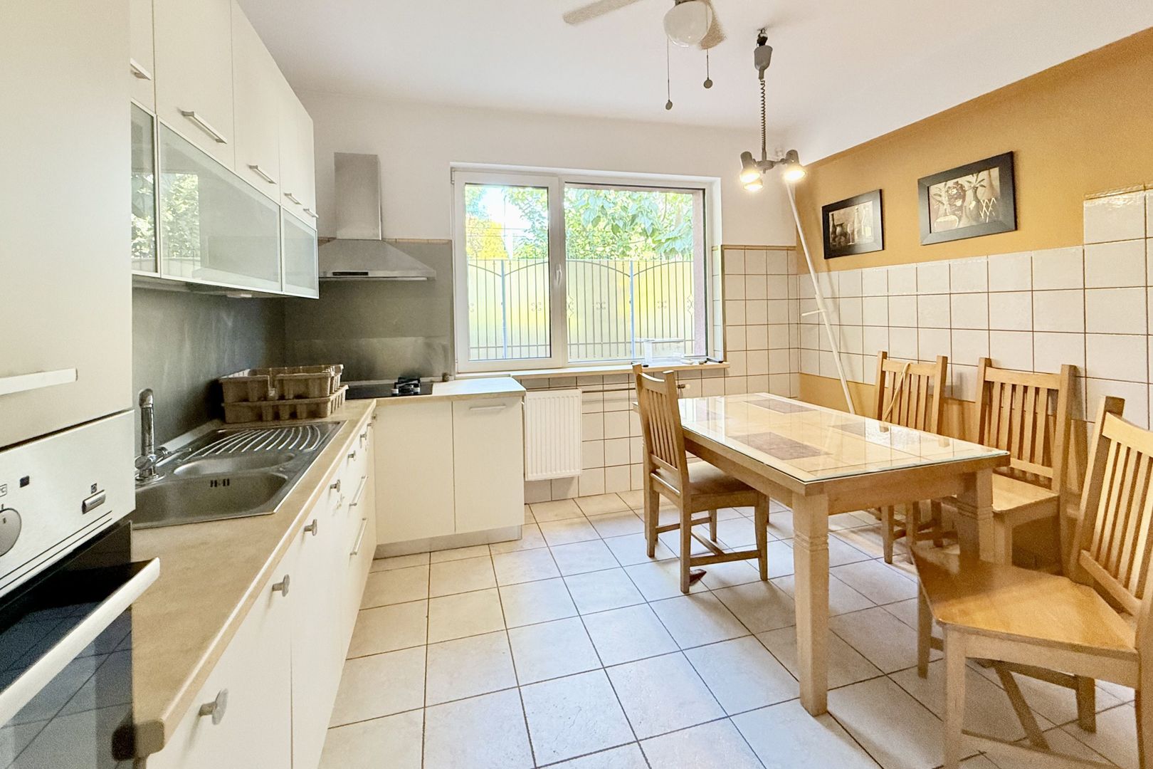 Casă practică, cu curte și parcare, în zona centrală - Parcul Carol - Poză 4