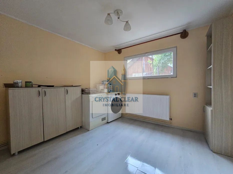 Casă cu 4 camere în curte comună - zona Dâmbu Pietros/Tudor - Poză 8