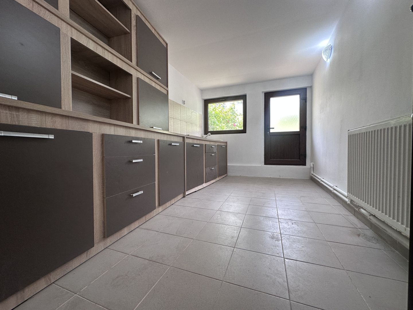 Între dealuri, viță de vie și liniște deplină! Vanzare casa in Prahova - Poză 20
