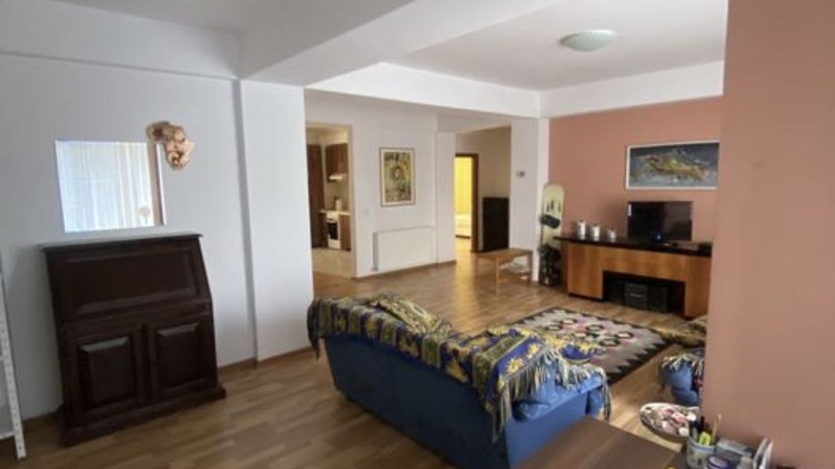 Apartament 3 camere Strada Rodnei - Poză 1