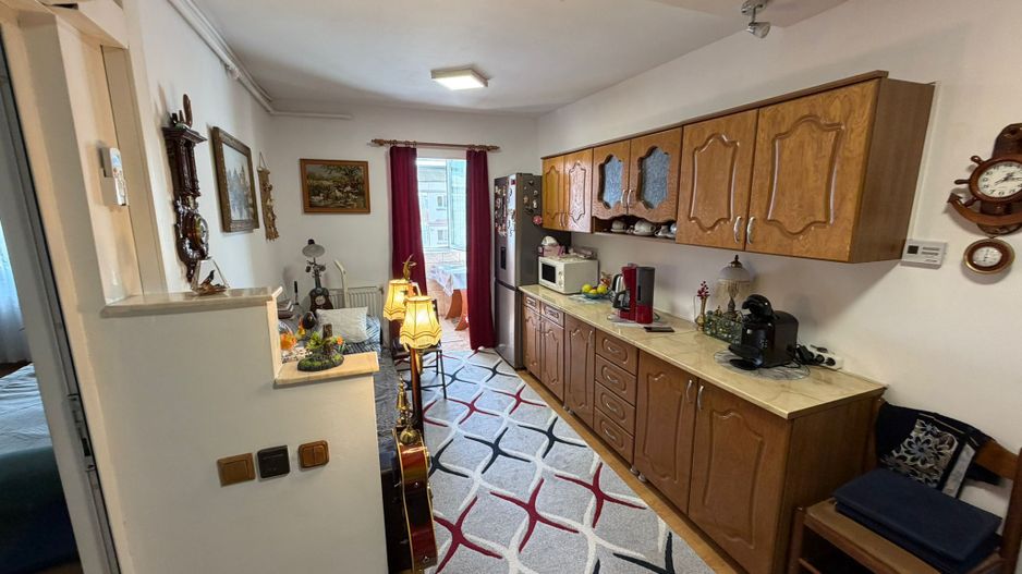 Apartament 2 camere, decomandat - zona Cetate - Poză 8