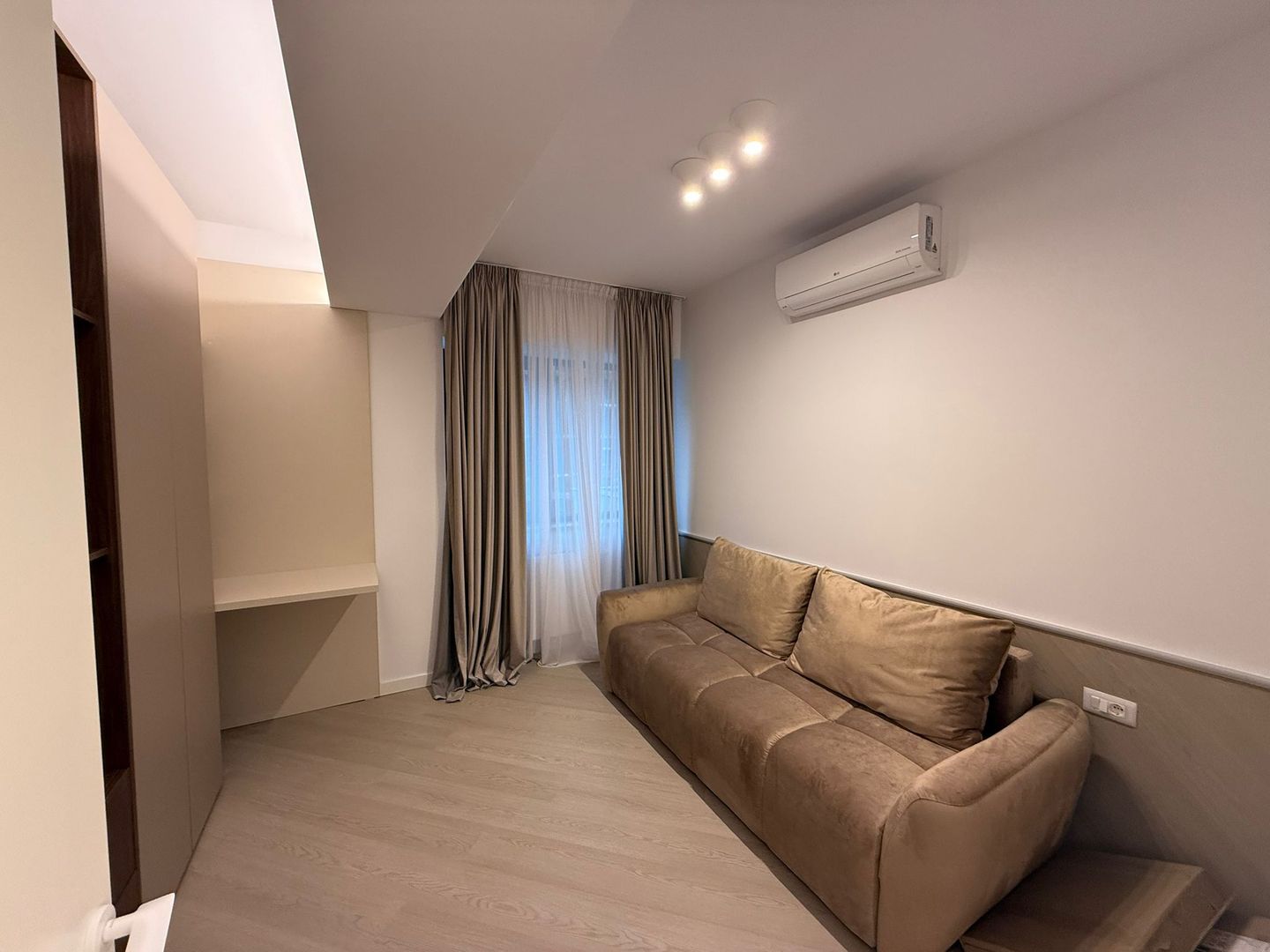 Apartament 3 camere cu chirias | Cortina North - Poză 11