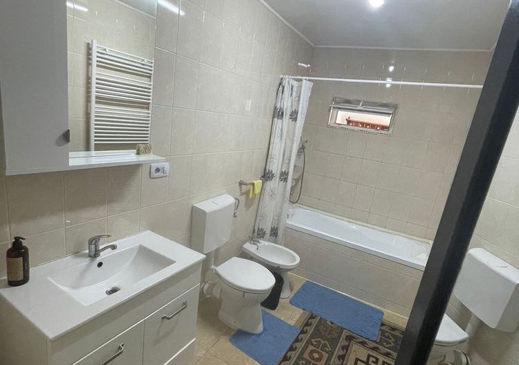 De inchiriat apartament 2 camere, parter, Micro 16 - Poză 7