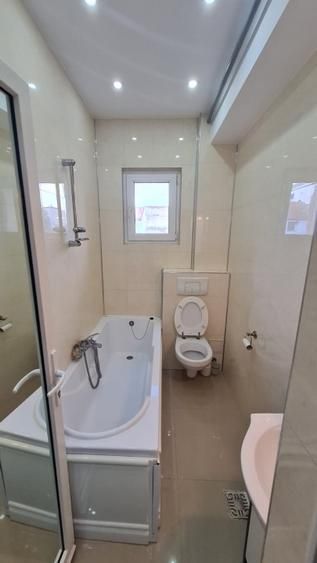 Garsonieră spațioasă de închiriat, Universitate, mobilat lux, centrală proprie - Poză 6