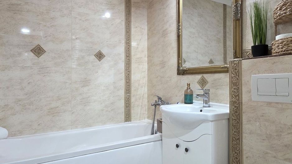 Apartament cu 3 camere, etaj 1, mobilat și utilat, zona FILATURII; - Poză 9