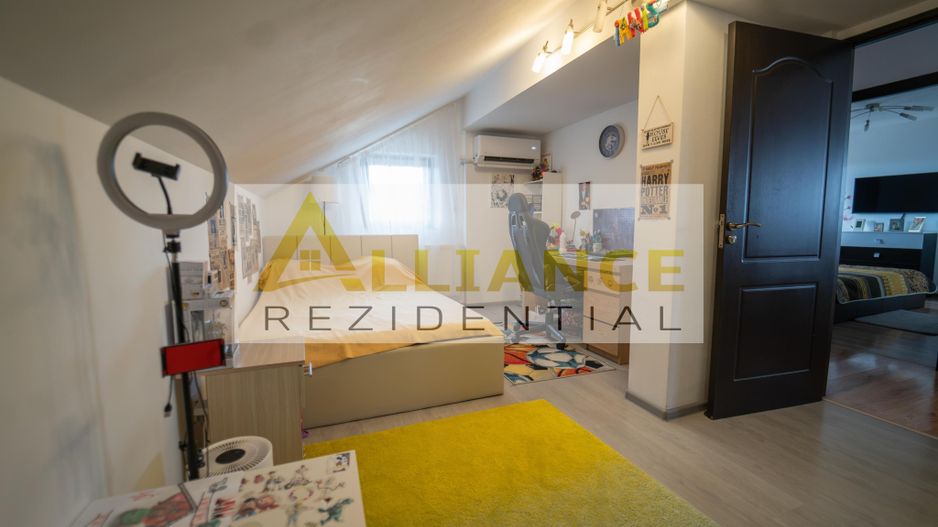 APARTAMENT DEOSEBIT CU 3 CAMERE + MANSARDA | 2 BAI - Poză 6