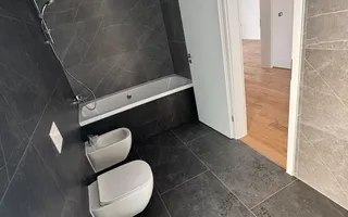 Duplex despărțit prin perete dublu/ Garaj - Poză 19