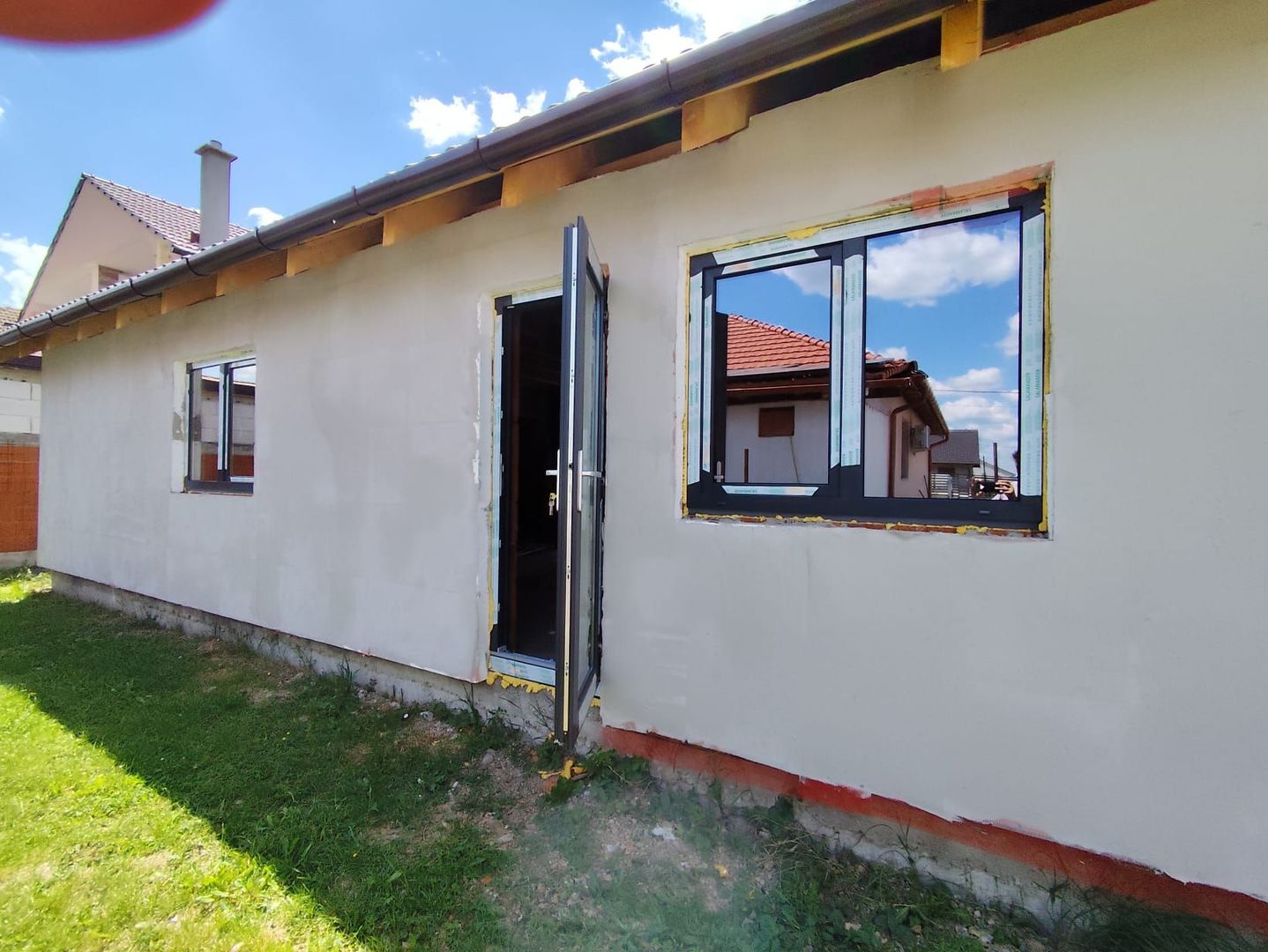 Casa parter 2 dormitoare, in Comuna Sanmartin, acces auto - VANZARE - Poză 3