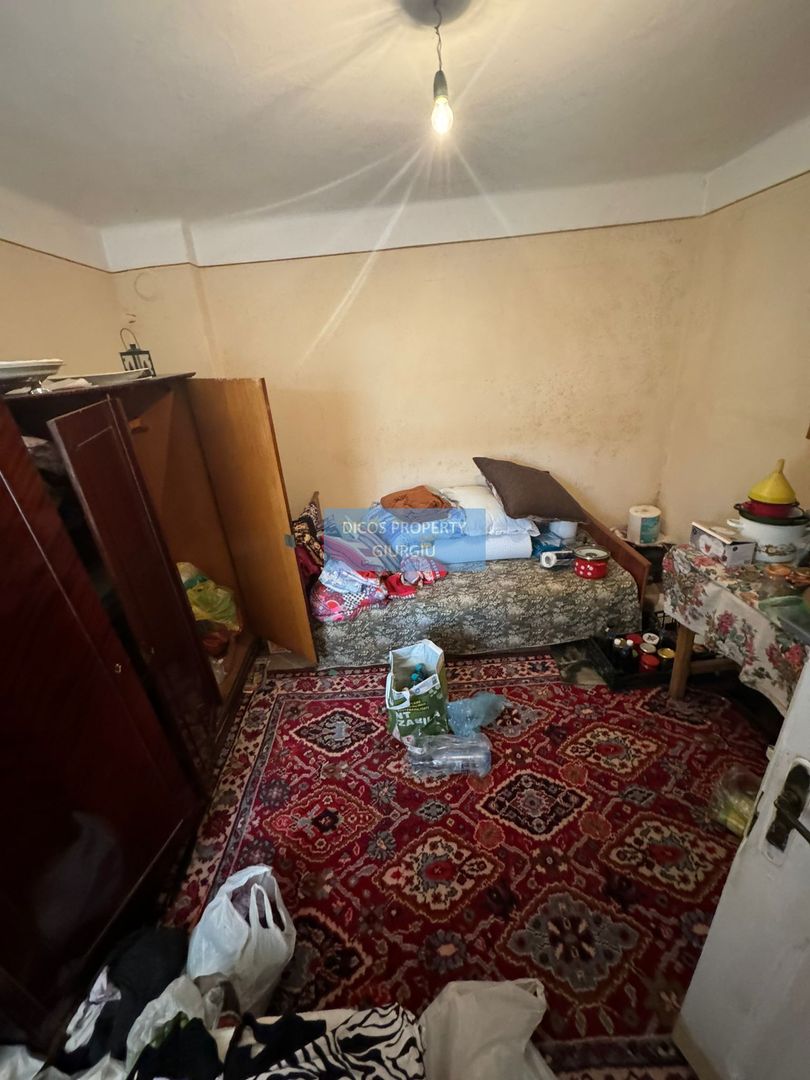 De vânzare  casă situată pe strada Mihail Sadoveanu - Poză 4