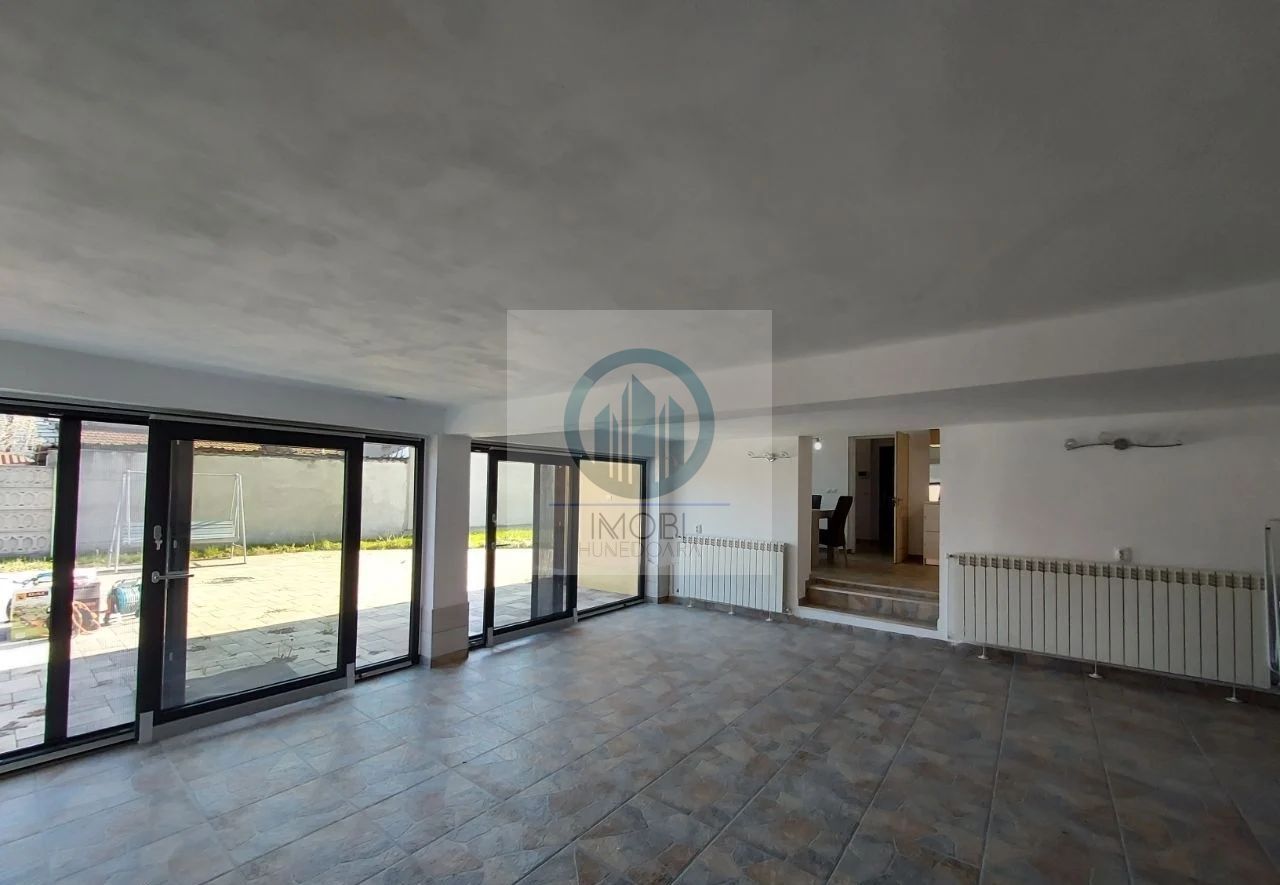 Vila deosebita în loc Simeria, zona ultracentrala - Poză 7