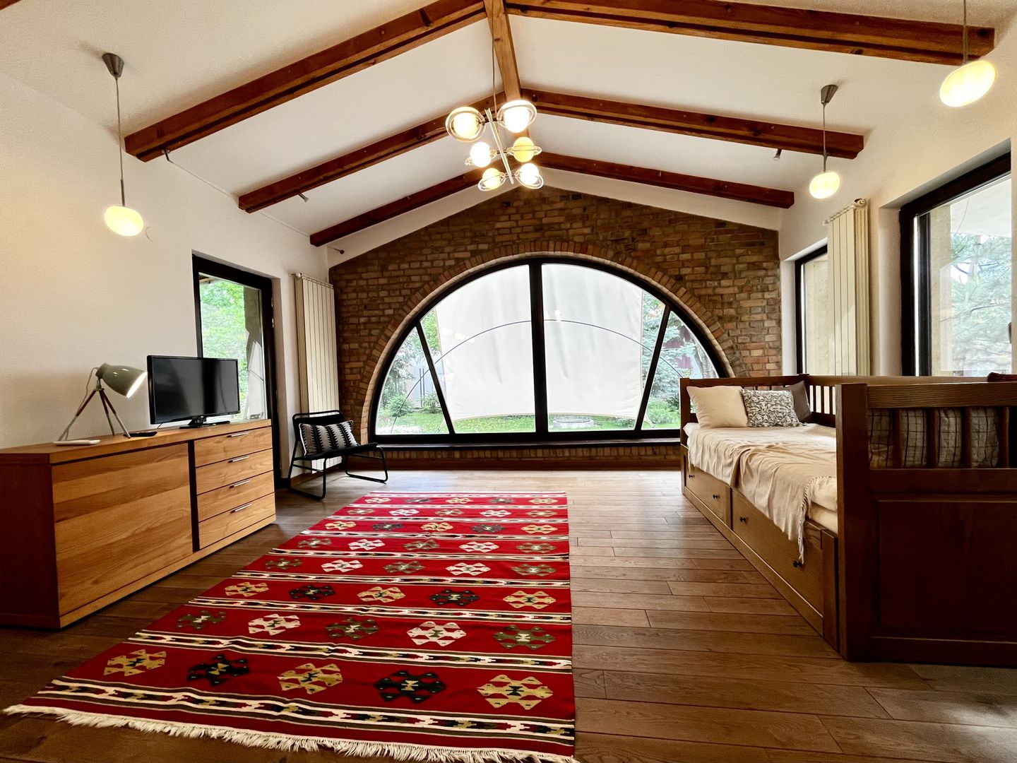 Casă de vis în Giroc – Eleganță clasică, spațiu vast și confortabil - Poză 4