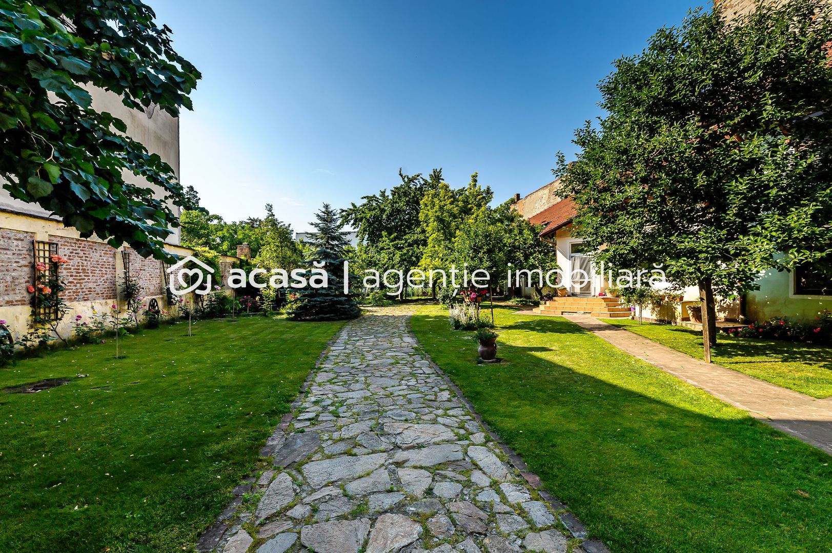 Casă boierească în zonă centrală - Poză 1