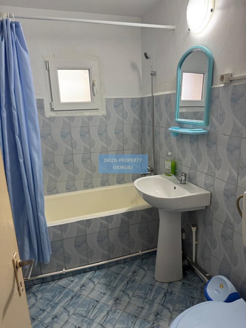 De Vânzare - Apartament 3 Camere, Strada Decebal - Poză 10