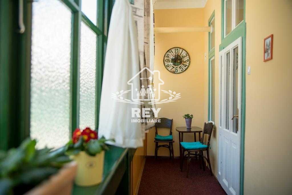 Închiriez garsonieră central, zona pietonală - Poză 3