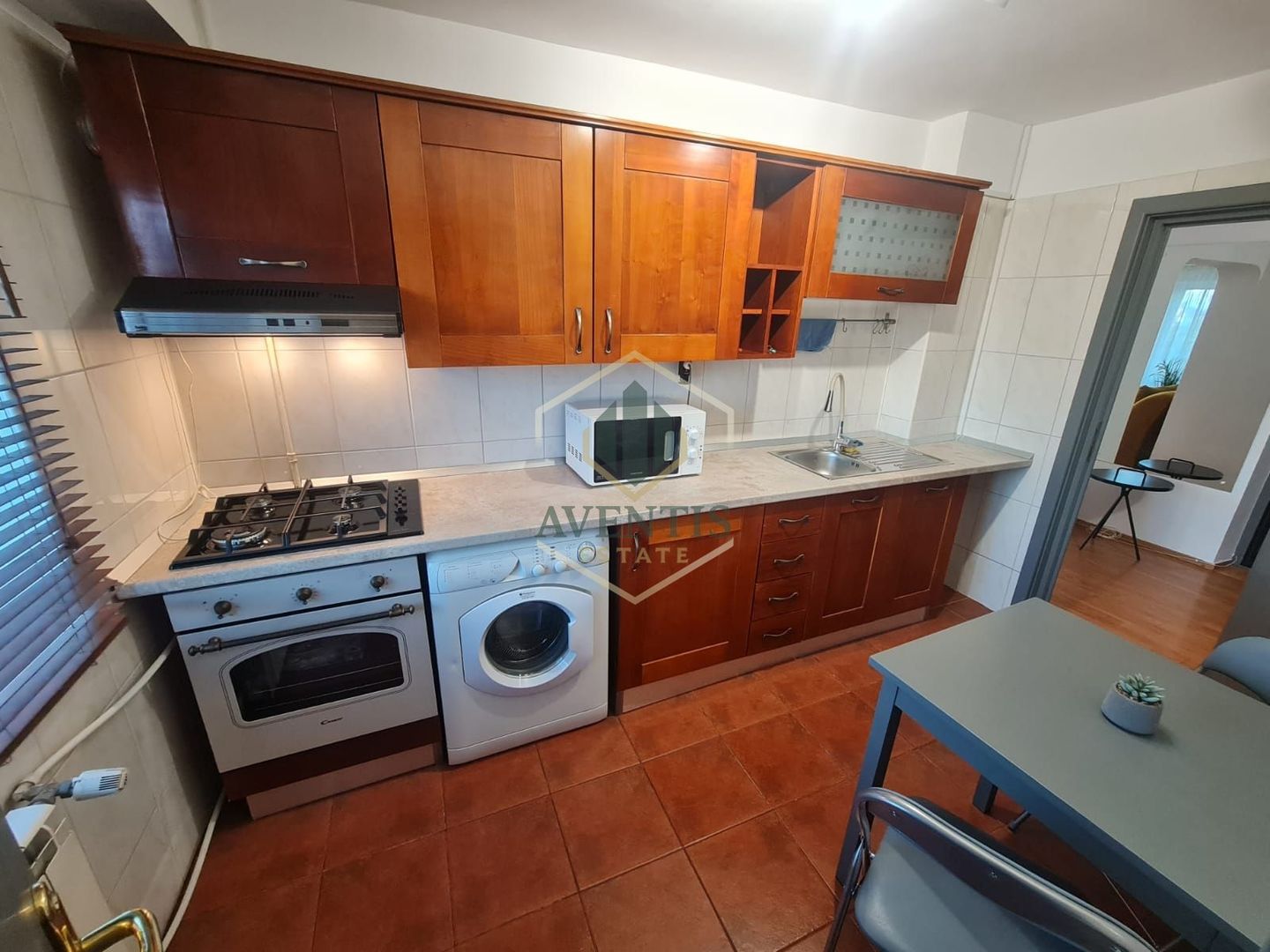 Apartament elegant cu terasă, ultracentral –Piața Unirii, lângă Fântânile Unirii - Poză 10