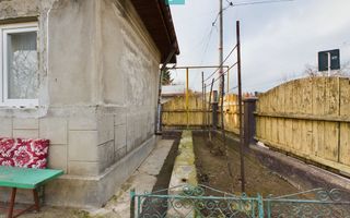 Casa modesta, 2500 mp teren, Domnesti - Poză 6