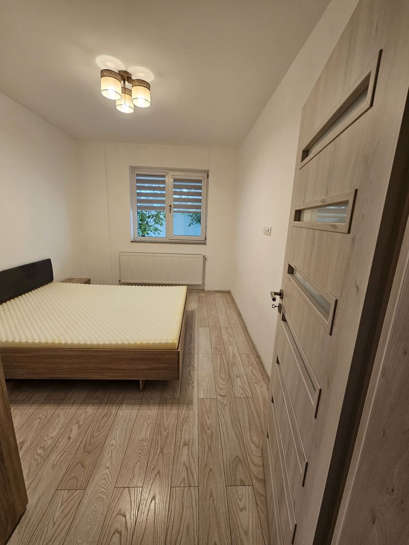 Apart 2 cam cu curte si loc de parcare - Poză 5