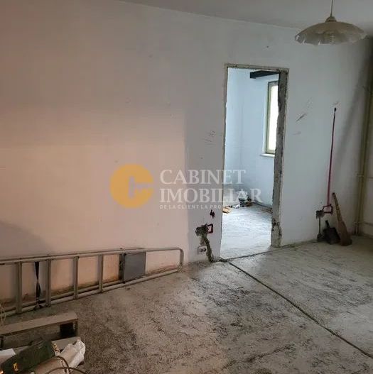 Ocazie Unică în Tătărași, Iași – Apartament cu 2 camere, gata de renovare - Poză 2
