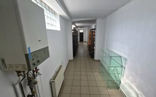 Spațiu comercial de închiriat- lângă spitalul Municipal Curtea de Argeș - Poză 4