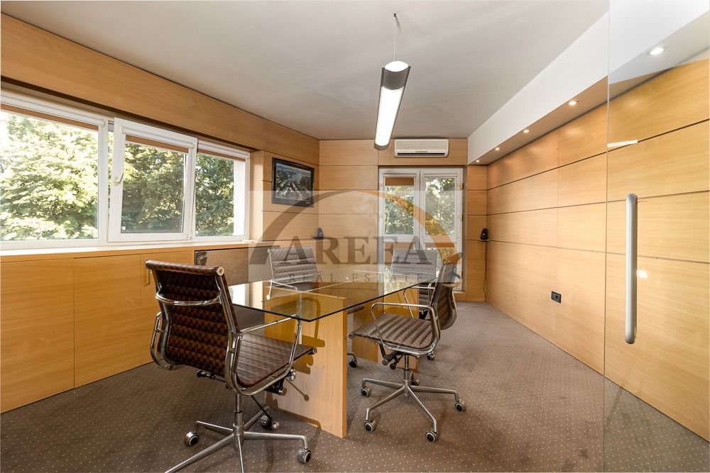 UNIRII FANTANI - 5 camere de vanzare - investitie rara si eleganta - Poză 1