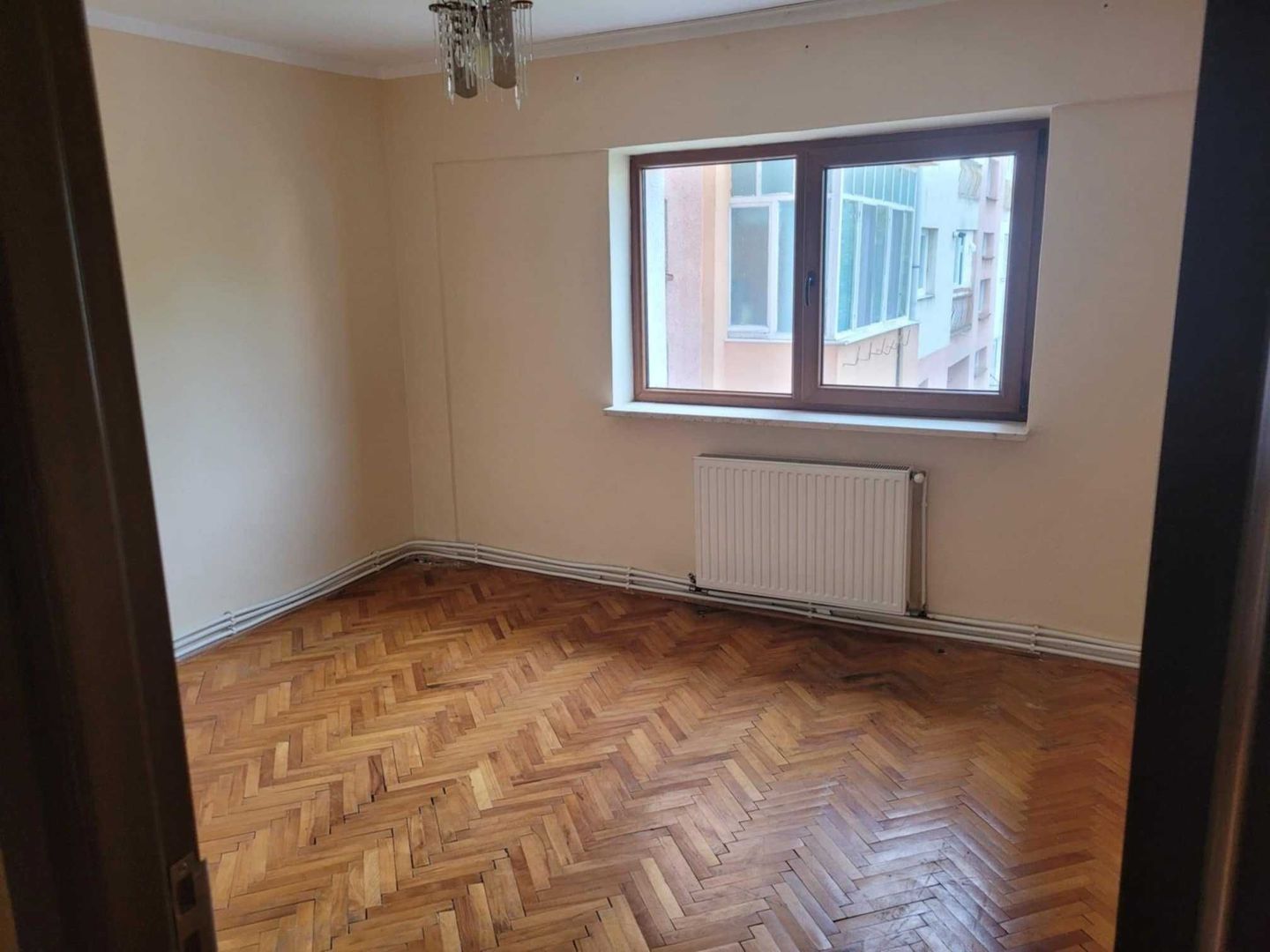 Apartament 2 camere Micro 17, etajul II, zona pietei, stil Carpati - Poză 5