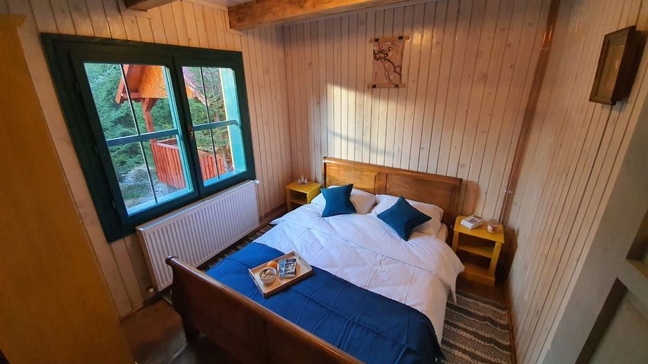 Cabană de vânzare-complet utilată, ideală pentru regim hotelier. - Poză 10