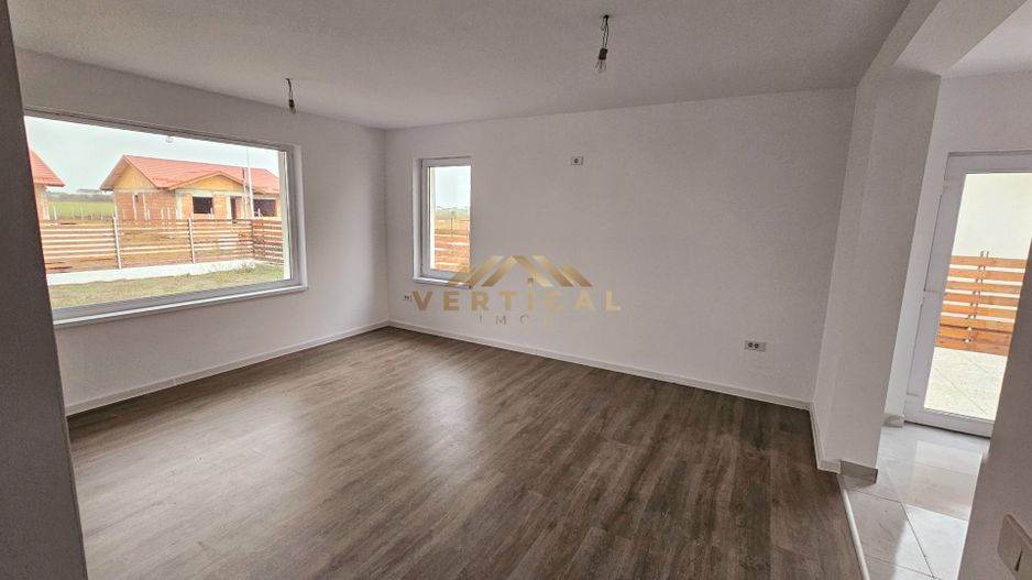 Casa pe un singur nivel cu 3 camere - com Berceni - Poză 4