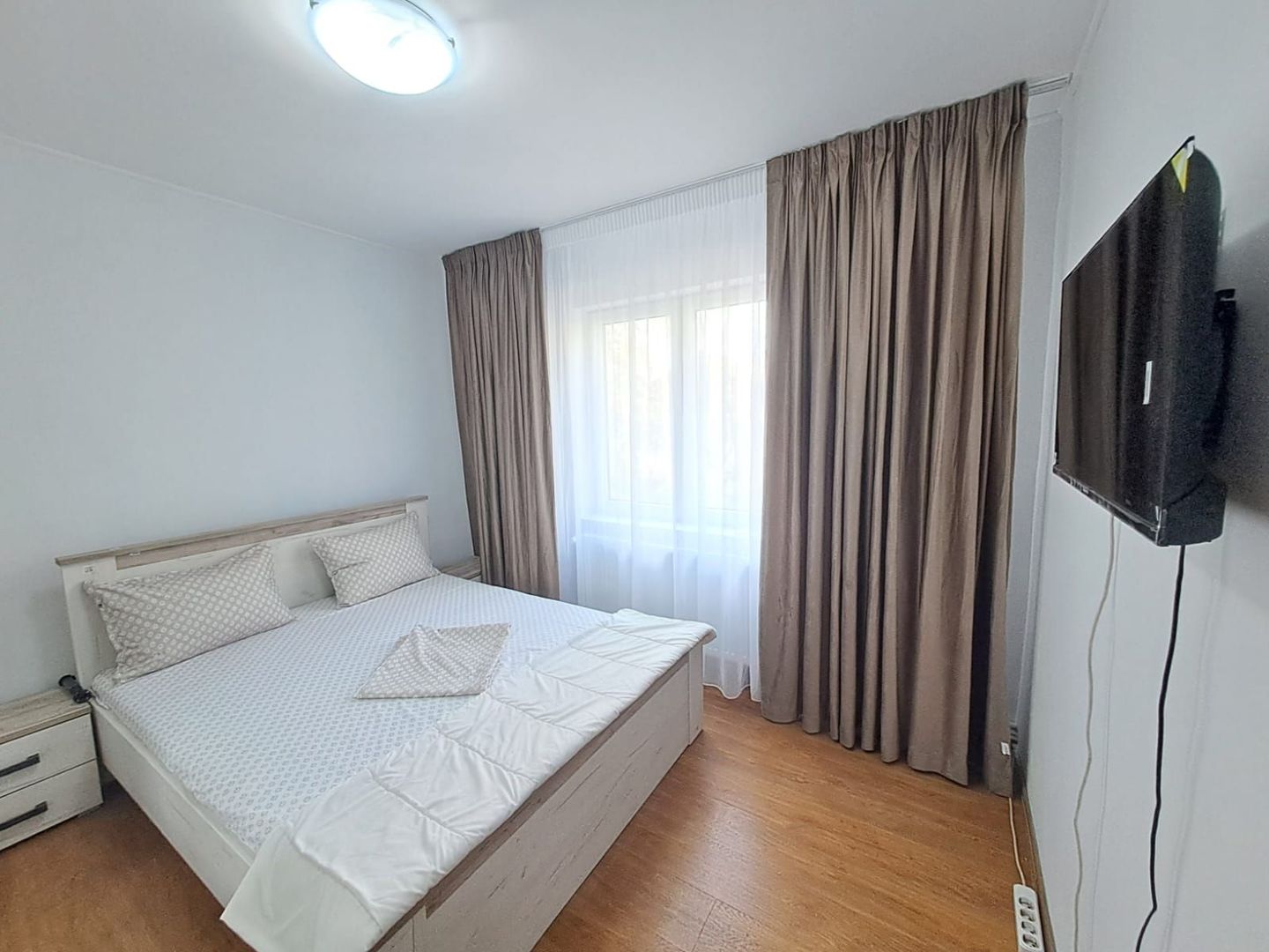Apartament 3 camere Metrou Gorjului Centrala proprie Comision 0% - Poză 1