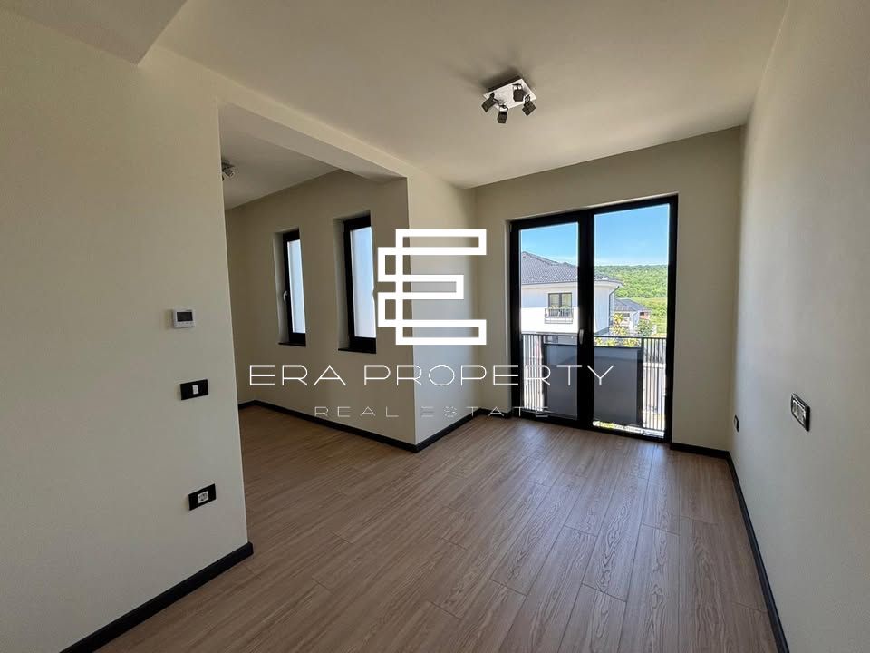 Casă tip duplex elegantă, cu finisaje moderne și priveliște panoramică - Poză 4