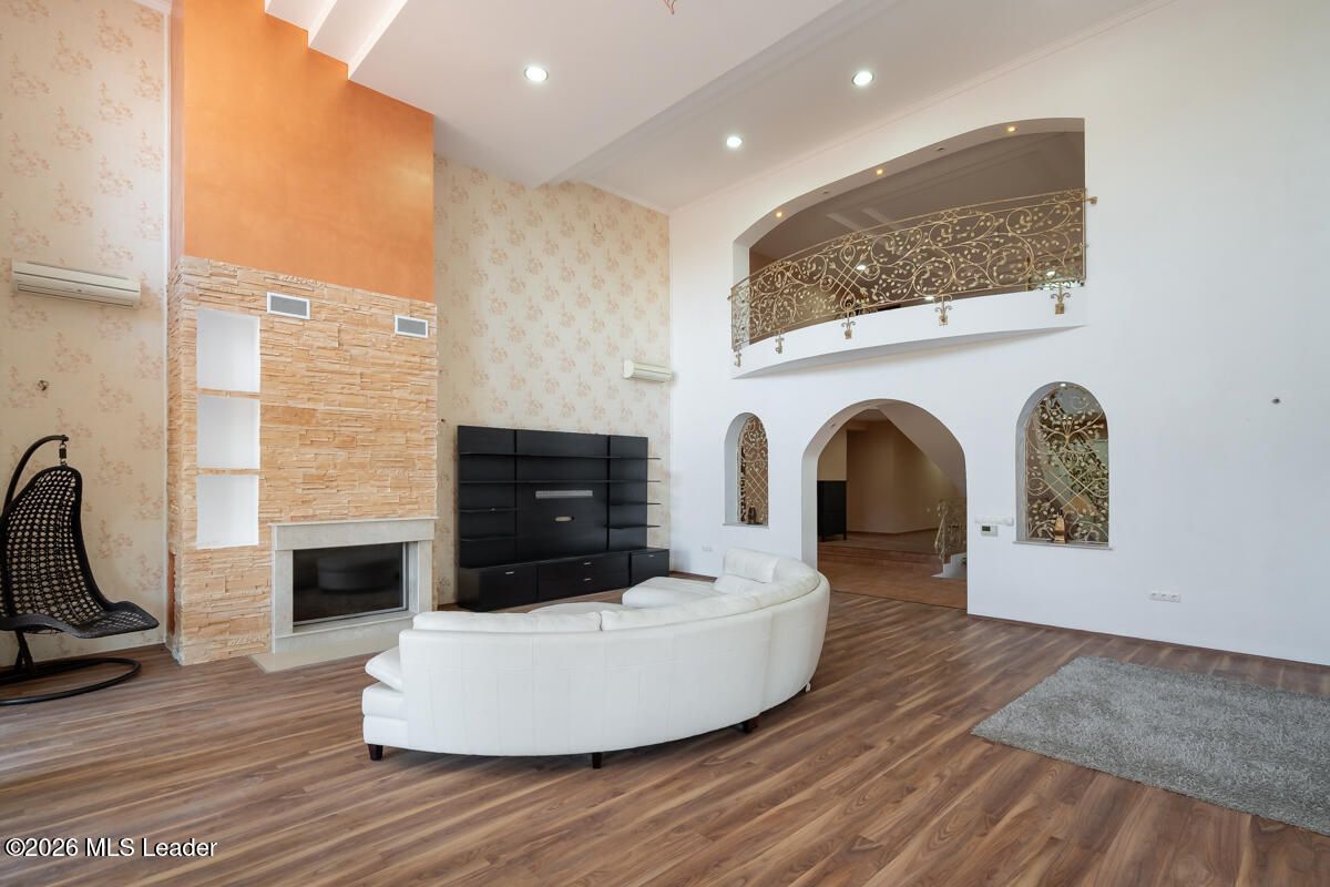 Cernica - Intre Lac si Padure, Vila luxoasa 946 MP, teren 1382 MP - Poză 5