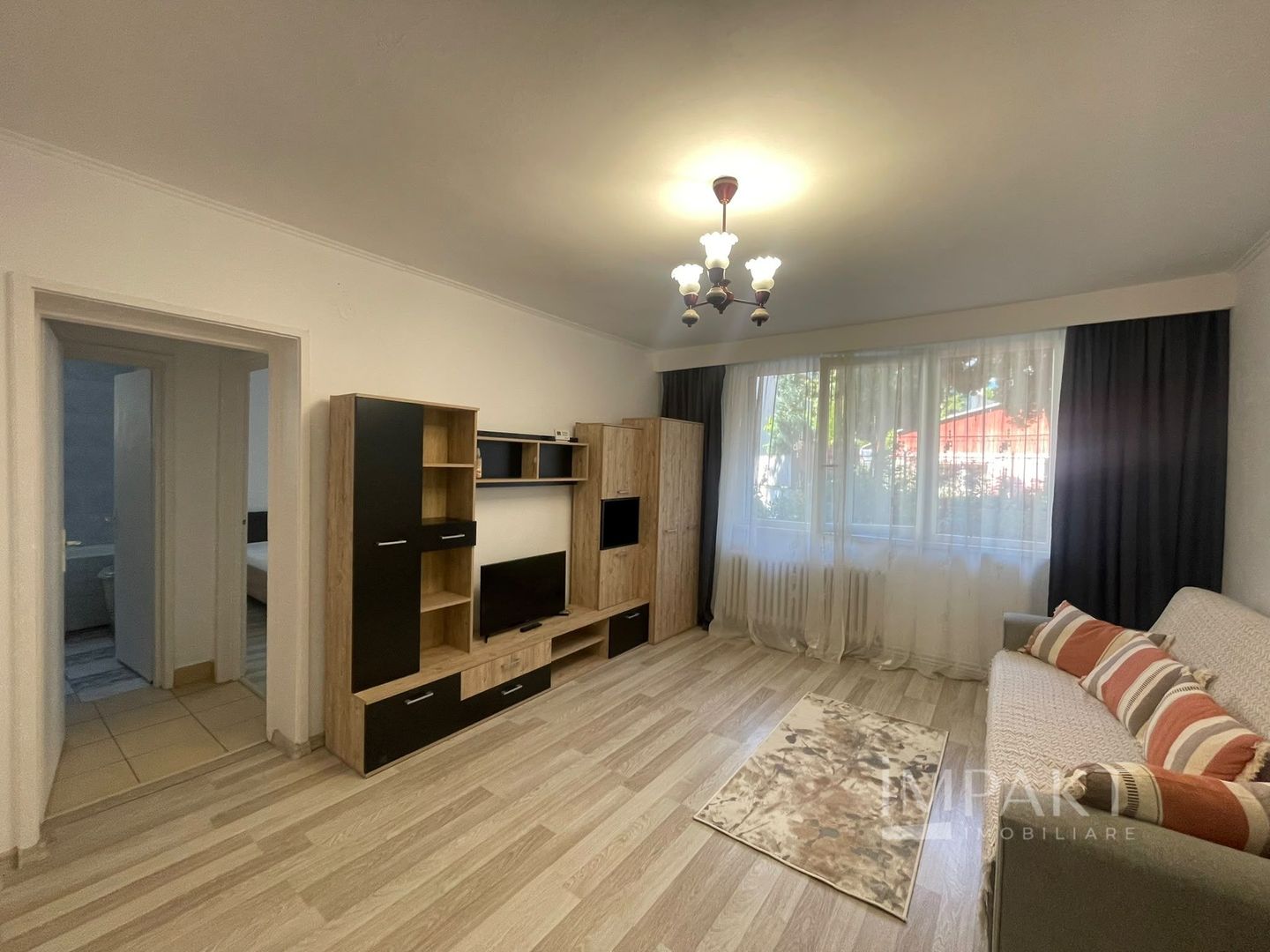 Apartament cu 2 camere, zona linistita. - Poză 1