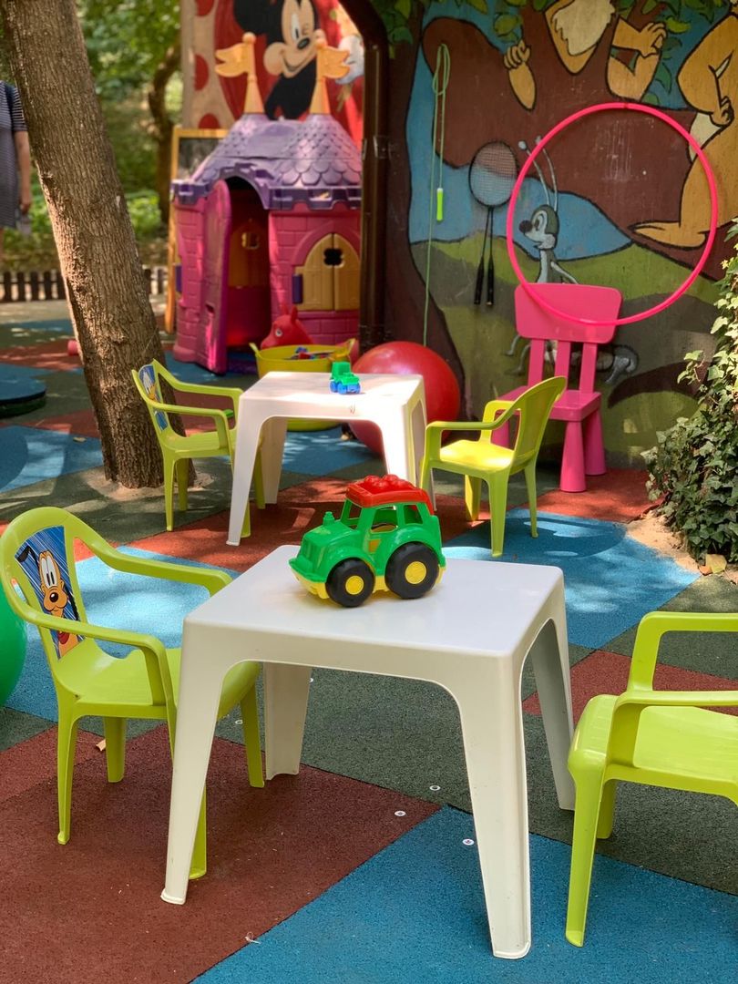 Restaurant de prestigiu cu 30 ani de traditie Parcul Carol - Poză 9