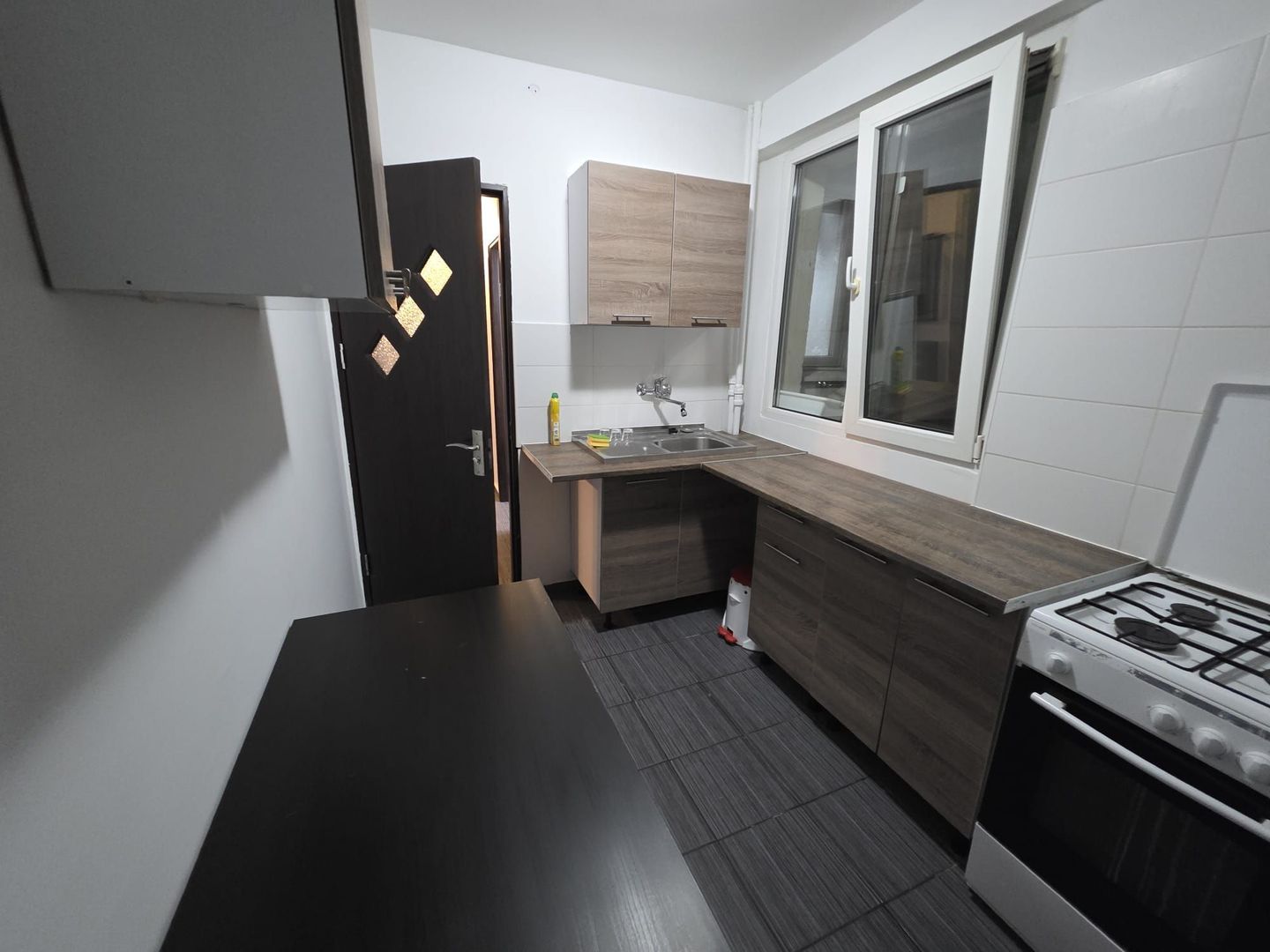Apartament 2 camere decomandat Eroii Revolutiei - Metrou - Poză 8