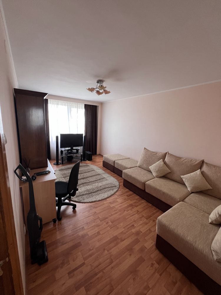 Vanzare apartament 3 camere, 2 bai, bloc 1983, Titan-Fizicienilor - Poză 1